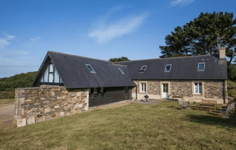Large Farmhouse With Garden And Sea View For 8 People Locquenole Bagian luar foto